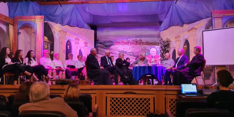 Płomyk pamięci zapłonął dla ks. Infułata Czesława Wali