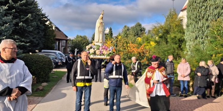 PROCESJA FATIMSKA z ISKRĄ MIŁOSIERDZIA 4.X.2025